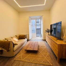 Apartment for rent for €2,200 per month in Madrid, Calle de Lope de Vega