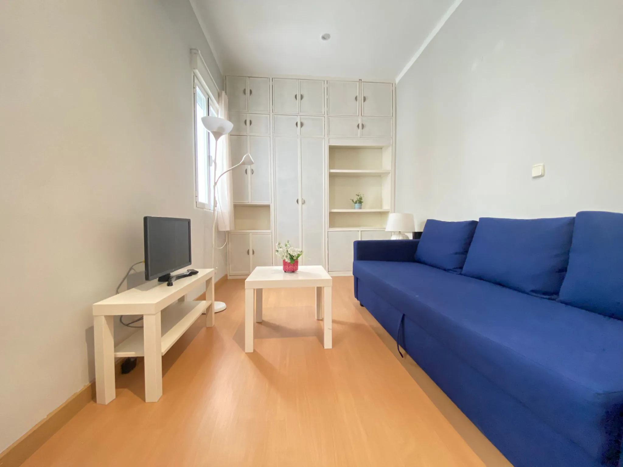 1-Bedroom Apartment in Calle de Cáceres, Madrid (1278174) ROOM 2