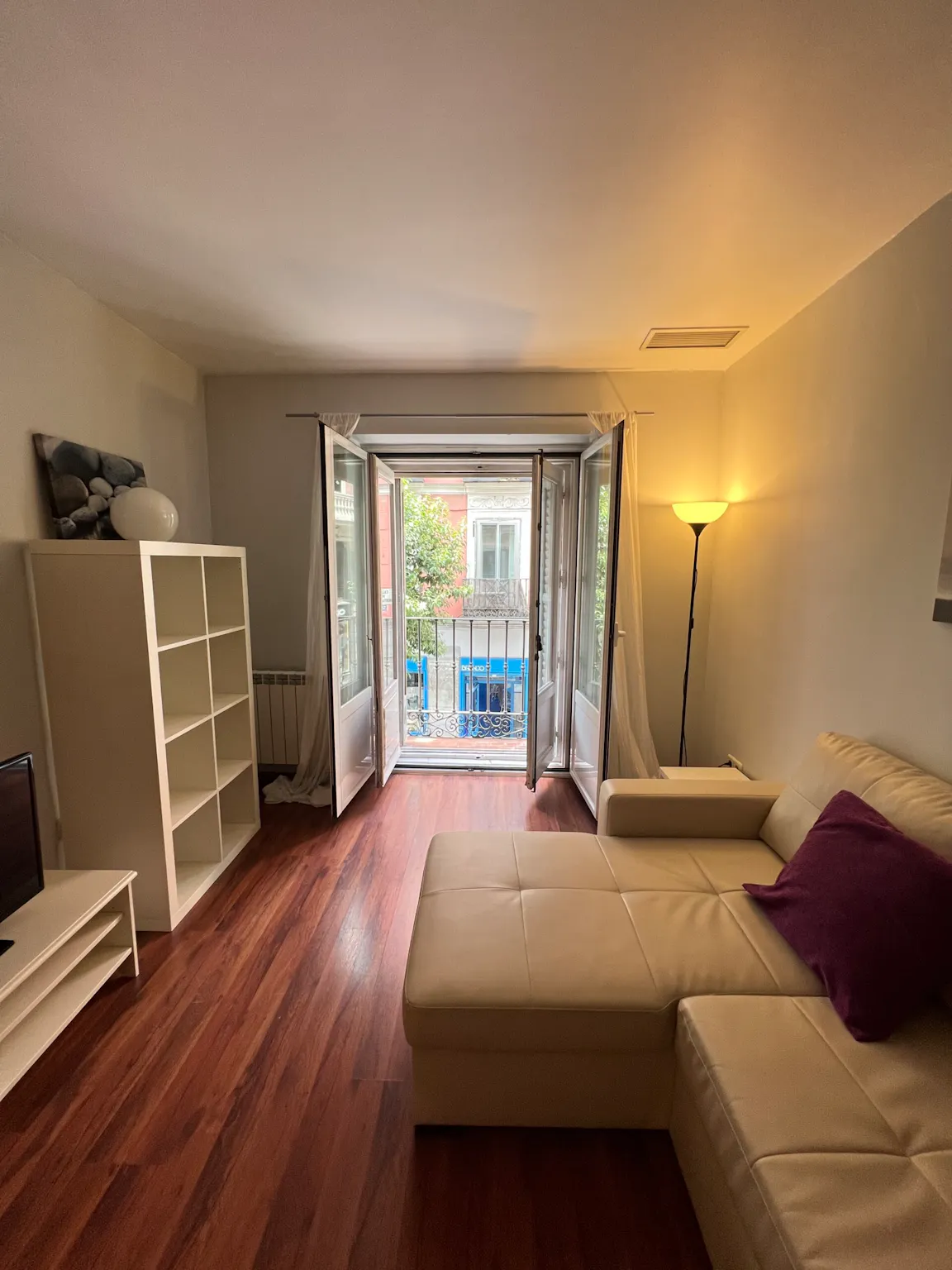 1-Bedroom Apartment in Calle de Hortaleza, Madrid (1278176) ROOM 2