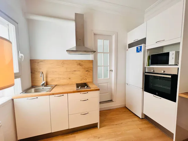1-Bedroom Apartment in Ronda de Segovia, Madrid (1278427) room image 1