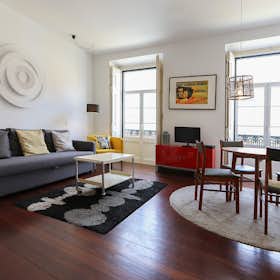 Apartment for rent for €1,932 per month in Lisbon, Rua das Pedras Negras