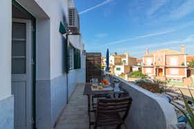 Appartement te huur voor € 1.014 per maand in Faro, Largo António Ferreira da Araújo