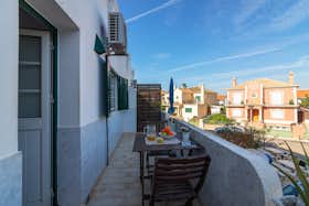 Lägenhet att hyra för 1 014 € i månaden i Faro, Largo António Ferreira da Araújo