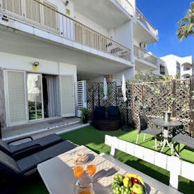 Apartment for rent for €1,047 per month in Albufeira, Rua Samora Barros