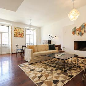 Apartment for rent for €1,866 per month in Lisbon, Rua das Pedras Negras