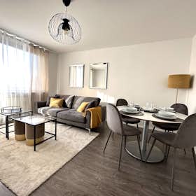 公寓 正在以 €1,850 的月租出租，其位于 Monheim am Rhein, Kantstraße