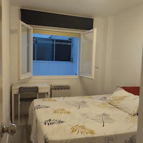 Private room for rent for €400 per month in Barcelona, Carrer d'Alsàcia