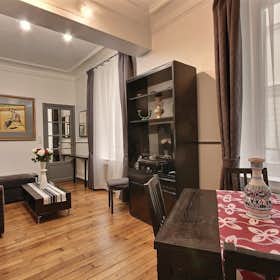 Apartment for rent for €2,245 per month in Paris, Rue Frédéric Magisson