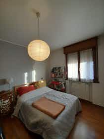 Приватна кімната за оренду для 400 EUR на місяць у Parma, Via Artemisia Gentileschi