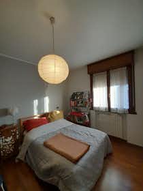 Quarto privado para alugar por € 400 por mês em Parma, Via Artemisia Gentileschi