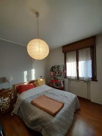 Privat rum att hyra för 400 € i månaden i Parma, Via Artemisia Gentileschi