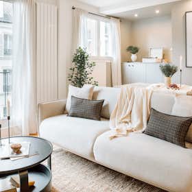 Apartment for rent for €4,743 per month in Paris, Rue des Dames