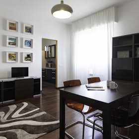 Mieszkanie do wynajęcia za 1756 € miesięcznie w mieście Segrate, Via San Felice Strada 1