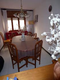 Будинок за оренду для 1 300 EUR на місяць у Marçà, Carrer Dalt