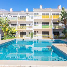 Apartment for rent for €1,703 per month in Loulé, Rua da França