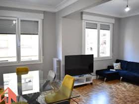 Apartment for rent for €1,814 per month in Bilbao, Urizar kalea