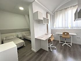 Спільна кімната за оренду для 875 EUR на місяць у Dos Hermanas, Calle Tramontana