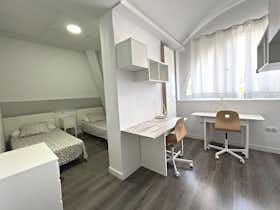 Mehrbettzimmer zu mieten für 785 € pro Monat in Dos Hermanas, Calle Tramontana
