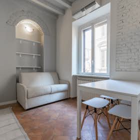 Studio for rent for €1,500 per month in Milan, Via Pontida