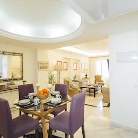 Habitación compartida en alquiler por 690 € al mes en Sevilla, Calle Abades