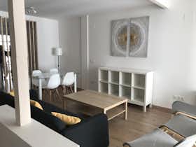 Mehrbettzimmer zu mieten für 570 € pro Monat in Sevilla, Avenida Reina Mercedes