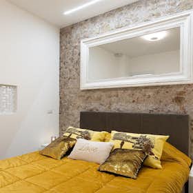 Apartment for rent for €2,000 per month in Rome, Via Solferino
