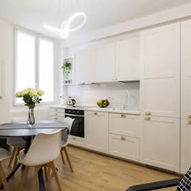 Apartment for rent for €1,965 per month in Milan, Via Lodovico il Moro