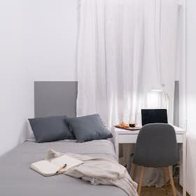 Private room for rent for €770 per month in Barcelona, Carrer de Berlín