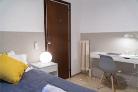 Private room for rent for €836 per month in Barcelona, Carrer de Calàbria