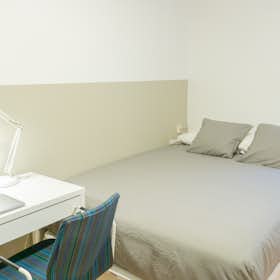 Private room for rent for €979 per month in Barcelona, Carrer de Casanova