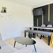 Apartment for rent for £11,704 per month in Cambridge, Milton Road