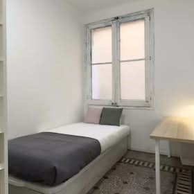 Private room for rent for €500 per month in Barcelona, Carrer Nou de la Rambla