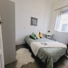 Private room for rent for €610 per month in Madrid, Calle de Guillermo Rolland