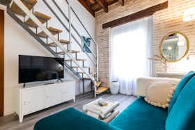 公寓 正在以 €1,850 的月租出租，其位于 Valencia, Carrer Botànic