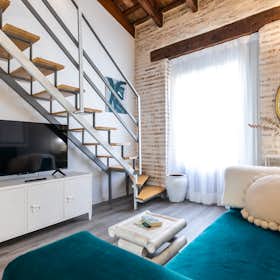 Appartamento for rent for 1.750 € per month in Valencia, Carrer Botànic