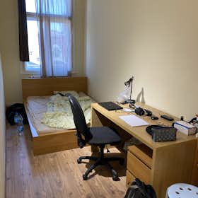 Private room for rent for HUF 157,094 per month in Budapest, Erzsébet körút
