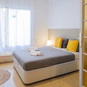 Private room for rent for €997 per month in Barcelona, Carrer de València