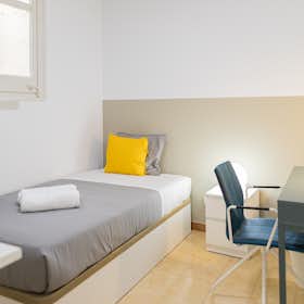 Private room for rent for €827 per month in Barcelona, Carrer de València
