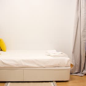 Private room for rent for €839 per month in Barcelona, Carrer de València