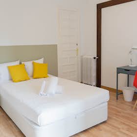 Private room for rent for €1,031 per month in Barcelona, Carrer de València