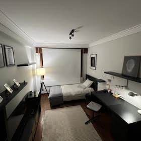 Private room for rent for €520 per month in Porto, Travessa das Condominhas