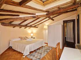 私人房间 正在以 €550 的月租出租，其位于 Siena, Viale Don Giovanni Minzoni