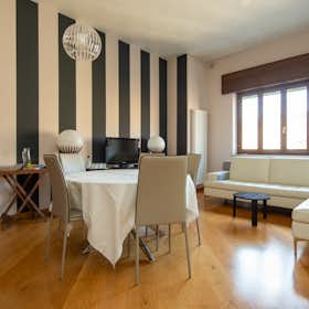 Mieszkanie do wynajęcia za 1400 € miesięcznie w mieście Verona, Via dei Mutilati