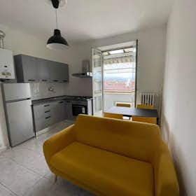 Wohnung for rent for 850 € per month in Turin, Via Aosta