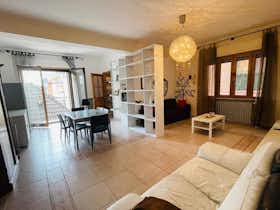 公寓 正在以 €1,300 的月租出租，其位于 San Benedetto del Tronto, Via Piemonte