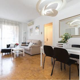 Apartment for rent for €2,500 per month in Barcelona, Carrer del Regent Mendieta