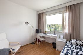 Private room for rent for €549 per month in Helsinki, Pelimannintie