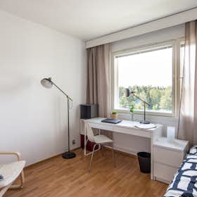 Private room for rent for €549 per month in Helsinki, Pelimannintie