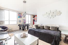 Appartement te huur voor € 2.515 per maand in Asnières-sur-Seine, Rue Robert Lavergne