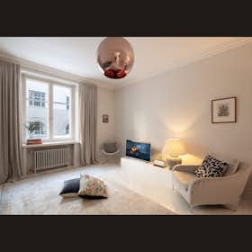 Apartment for rent for €2,800 per month in Helsinki, Rauhankatu